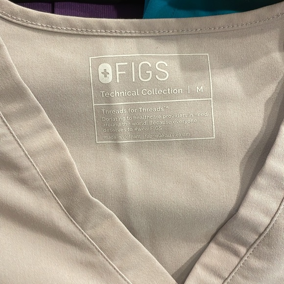 Figs Catarina one pocket scrub top - Picture 3 of 3